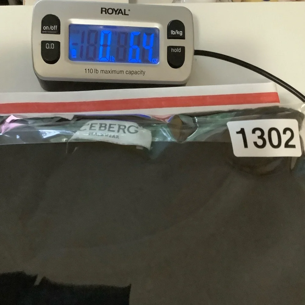 Iceberg Beachwear Short Sleeve Graphic Tee - Picture 8 of 8